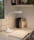 Lámpara Otto flexo blanco, cuerpo de silicona, difusor opal, LED 6W, 4000K. Blanco
