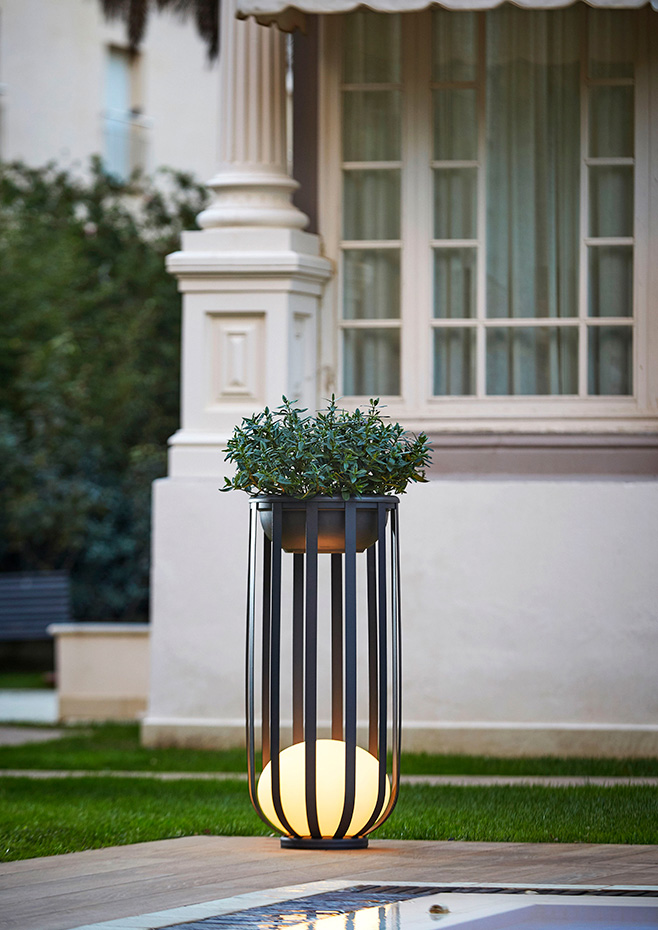 Lampara de pie estructura de metal negra BOLS P-4027X